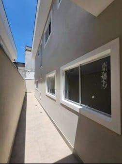 Lateral acesso ao quintal fundos