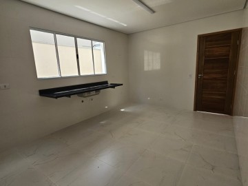 Cozinha ampla e ventilada